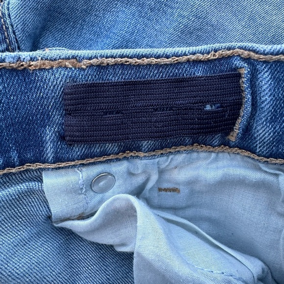 Old Navy Karate Slim Boys Medium Wash Distressed Jeans Size 10 - Picture 7 of 7